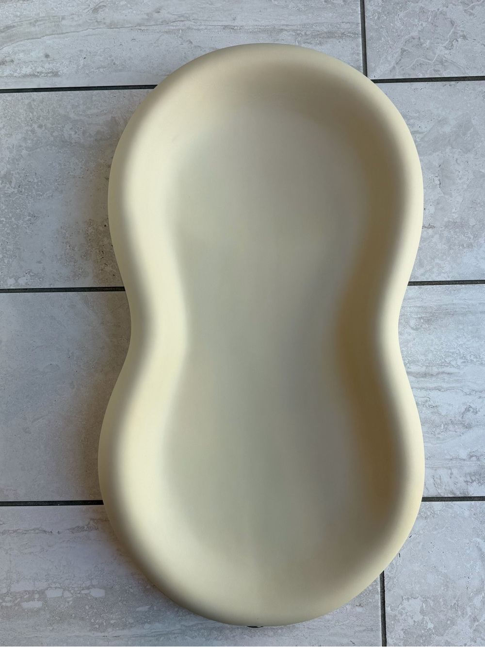 Keekaroo Peanut Wipeable Changing Pad in Vanilla - Picture 2 of 3